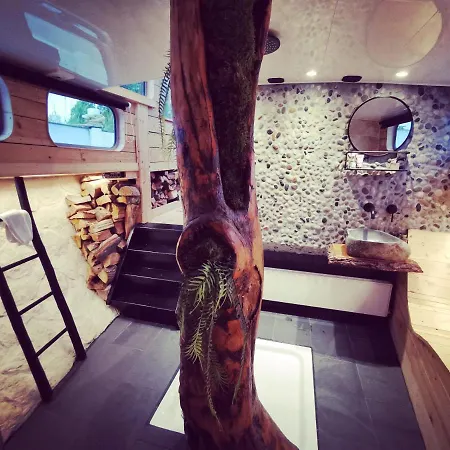 Private Ship With Wellness And Beautiful Design *